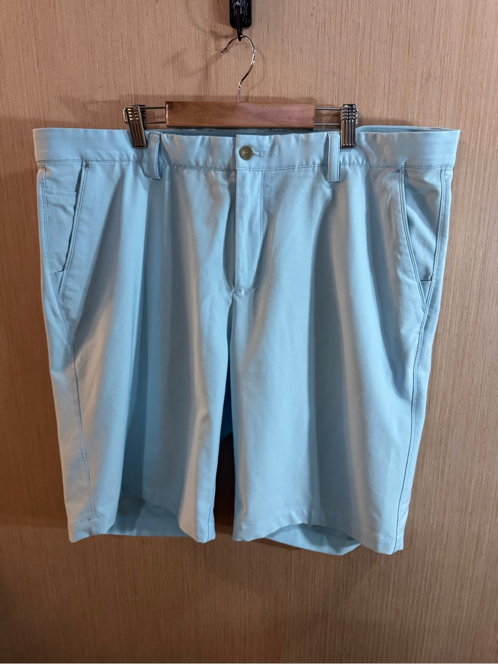 Men's Greg Norman Micro Lux Light Blue Performance Golf Shorts Size 38